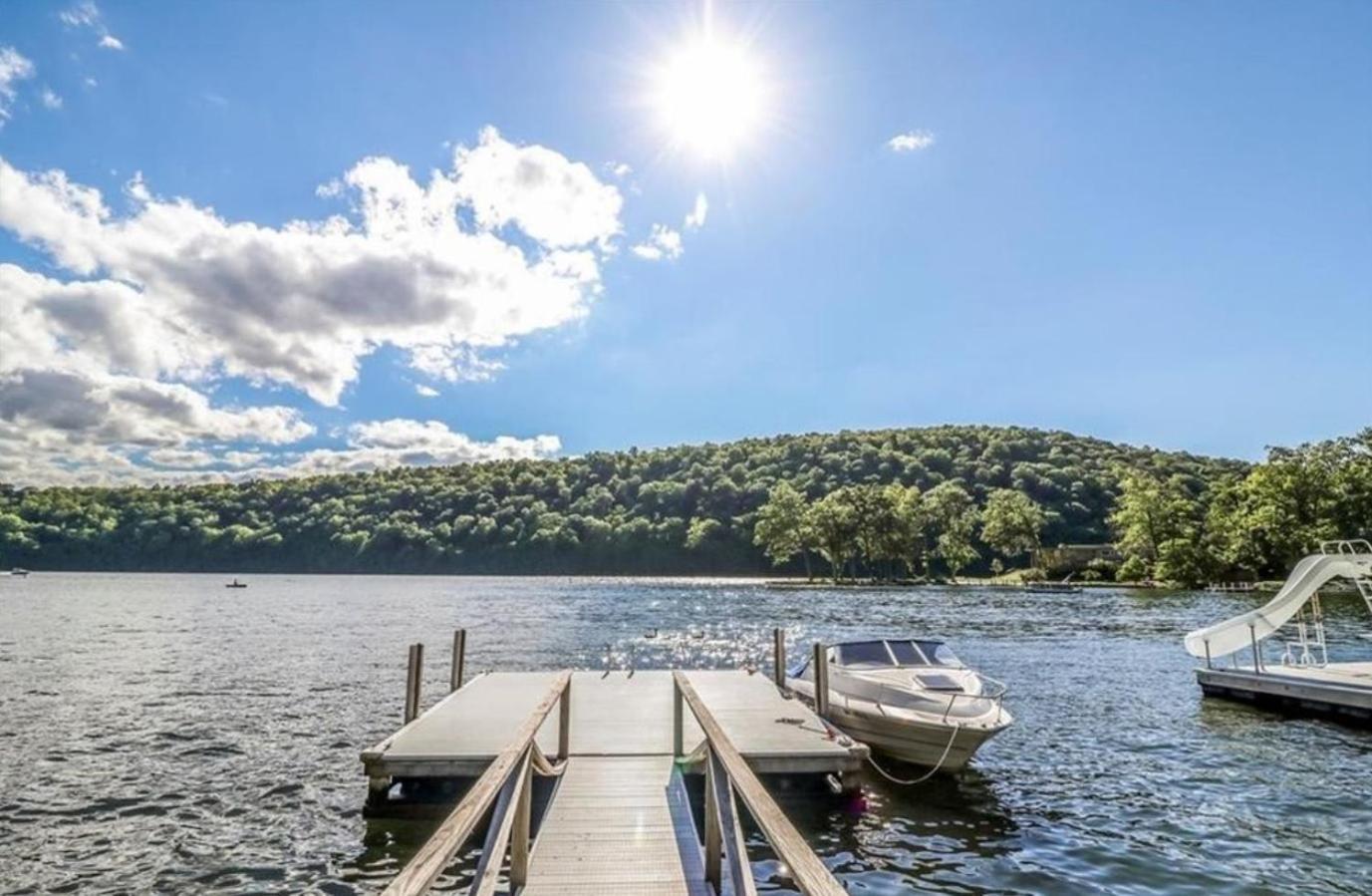 Welcome To Hat City Danbury, A Suburban Retreat Eksteriør billede