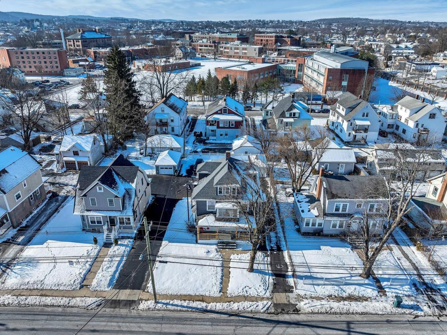 Welcome To Hat City Danbury, A Suburban Retreat Eksteriør billede