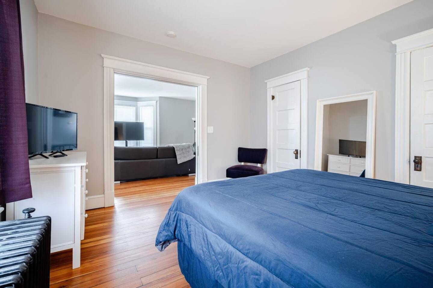 Welcome To Hat City Danbury, A Suburban Retreat Eksteriør billede